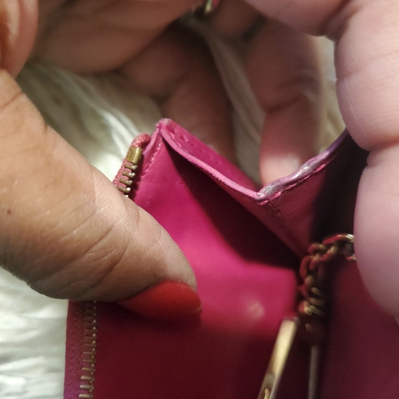 💯 percent Authentic Louis Vuitton Red Monogram Vernis Key Cles Coin pouch - Picture 11 of 13